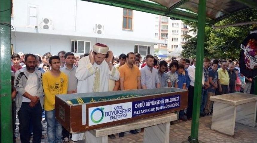 Denizde Boğulan Gen&ccedil; Toprağa Verildi