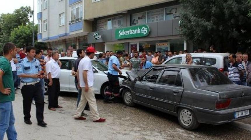 Saray&rsquo;Da Hatalı Solama Kazası: 1 &Ouml;l&uuml;, 1 Yaralı