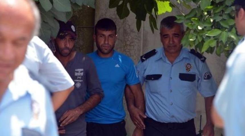 Sevdiği Komşu Kızı Verilmeyince Direğe &Ccedil;ıktı