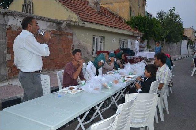 Vali Bektaş, Kobanili Mülteciler İle Birlikte İftarını Açtı