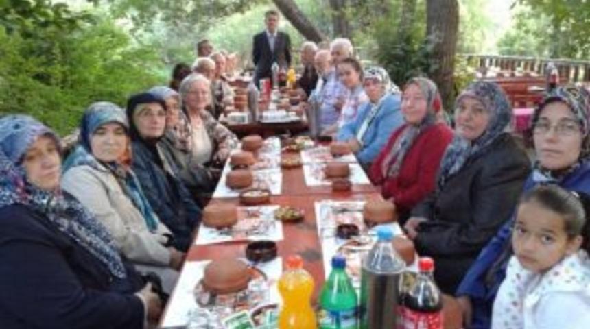 Boz&uuml;y&uuml;k&rsquo;te Tcdd Emeklileri İftar Yemeğinde Buluştu