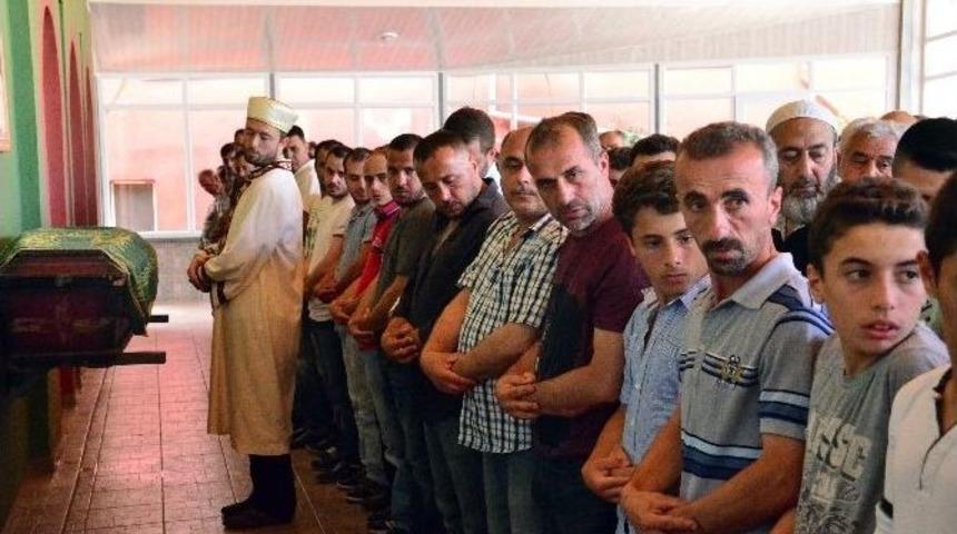 55 G&uuml;nl&uuml;k Yaşam Savaşını Kaybeden İş&ccedil;i Son Yolculuğuna Uğurlandı