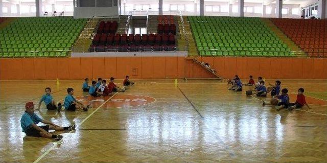 Kur’an Kursuna Gelen Öğrenciler Sporla Ödüllendiriliyor