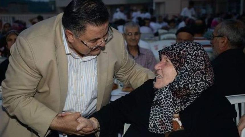 İstiklal Mahallesi Sakinleri İftar Sofrasında Bir Araya Geldi