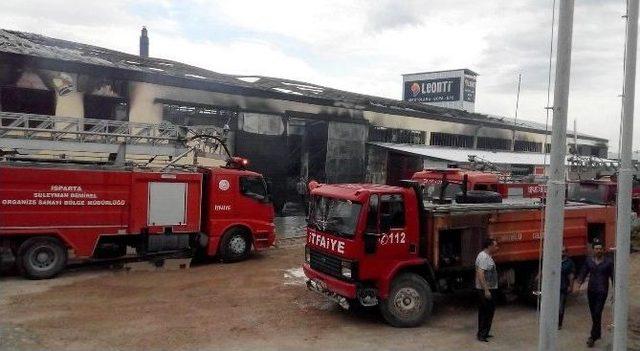 Isparta’da Boya Fabrikasında Yangın