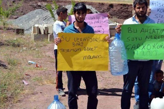 Ahlat'ta Su Protestosu