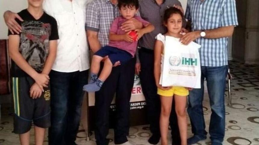 Bayındır Memur-sen, Yetimleri Giydirdi