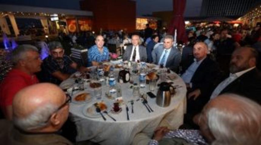 Gimart Outlet, Yaşar&rsquo;la İftar Yaptı