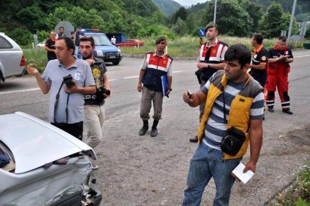 Zonguldak’Ta Iki Otomobil Çarpıştı: 7 Yaralı