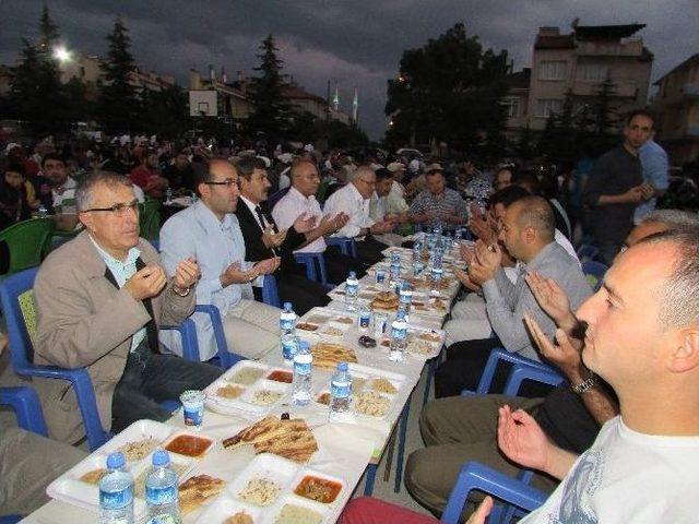 Afyonkarhisar Milletvekili Halil Ürün, Sandıklı’da Mahalle İftarına Katıldı