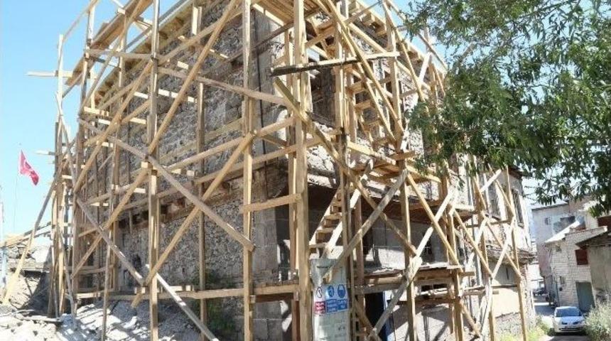 Sekmen: &ldquo;tarihi Eski Erzurum Evleri&rsquo;ni Restore Ediyoruz&rdquo;