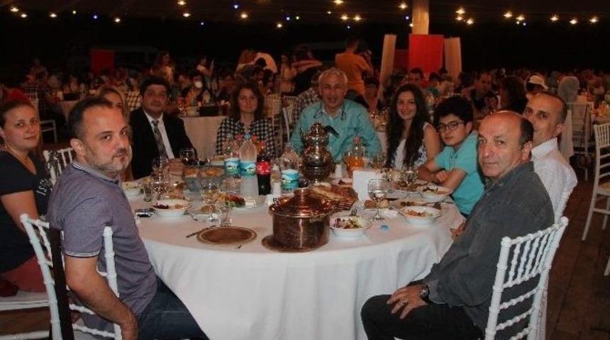 Medical Park Karadeniz Hastanesi &Ccedil;alışanları İftar Yemeğinde Buluştu