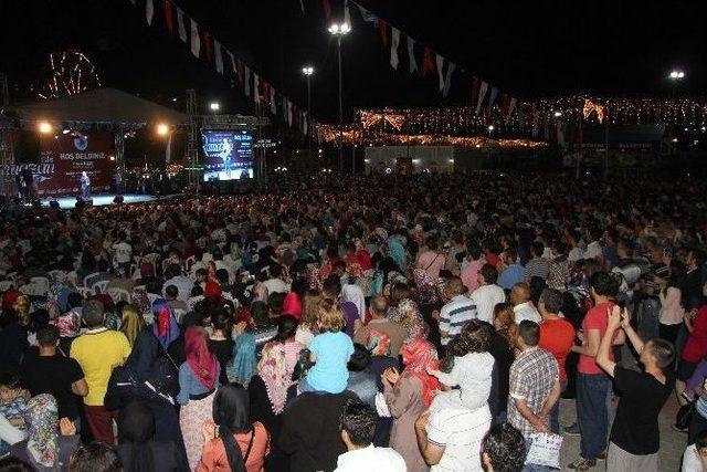 Nihat Hatipoğlu’na Kağıthane’de Yoğun İlgi