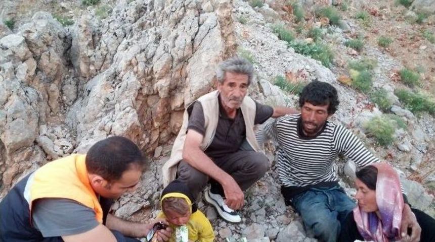 Suriyeli Aileyi Afad Kurtardı