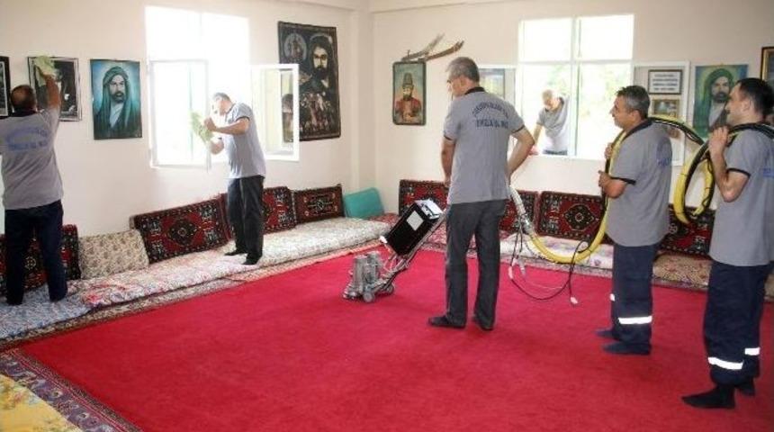 &Ccedil;ukurova&rsquo;da İbadethaneler Temizleniyor