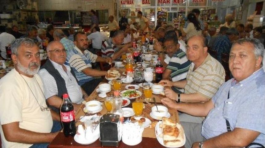 Demirel, Sivrihisar&rsquo;da Mhp&rsquo;lilerle Buluştu