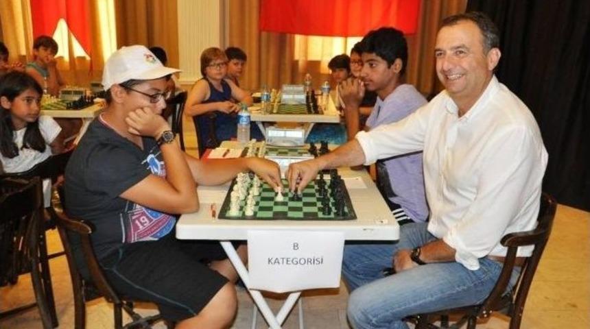 Ayvalık Yaz Satran&ccedil; Turnuvası Start Aldı