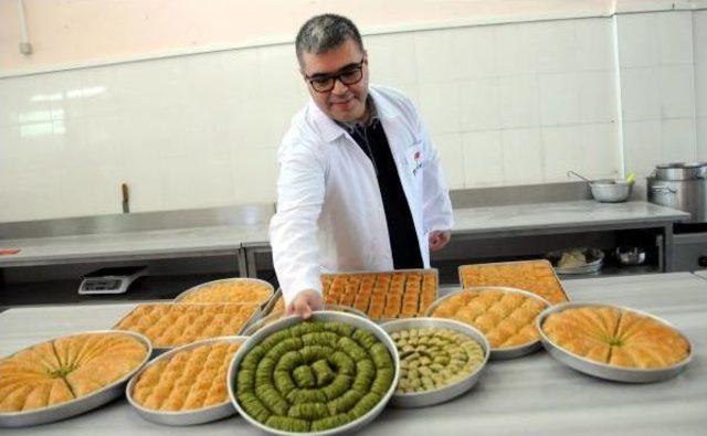 Gaziantep’Te Baklavacıların Bayram Mesaisi