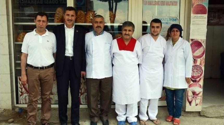 Başkanlardan &Ouml;rnek Davranış