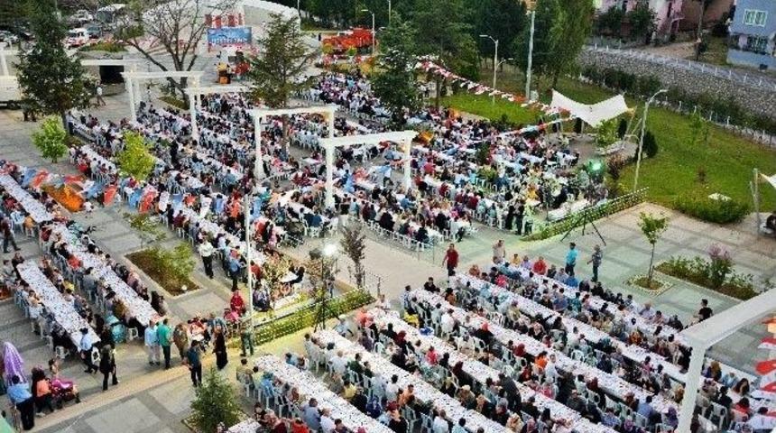 K&ouml;rfez İftarında Dursun Ali Erzincanlı Ziyafeti