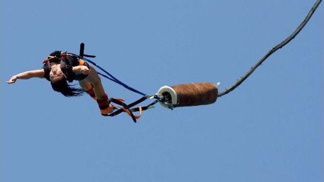 Adrenalin Tutkunları İçin Bungee Jumping Vinci