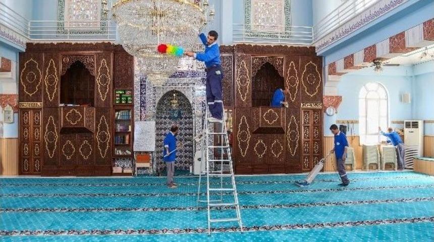 Şehitkamil&rsquo;de Camiler Bayrama Hazır