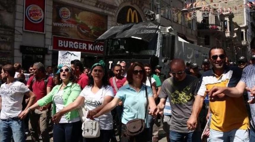 Beyoğlu'nda "yeşil Yol Projesi'ne Hayır" Protestosu