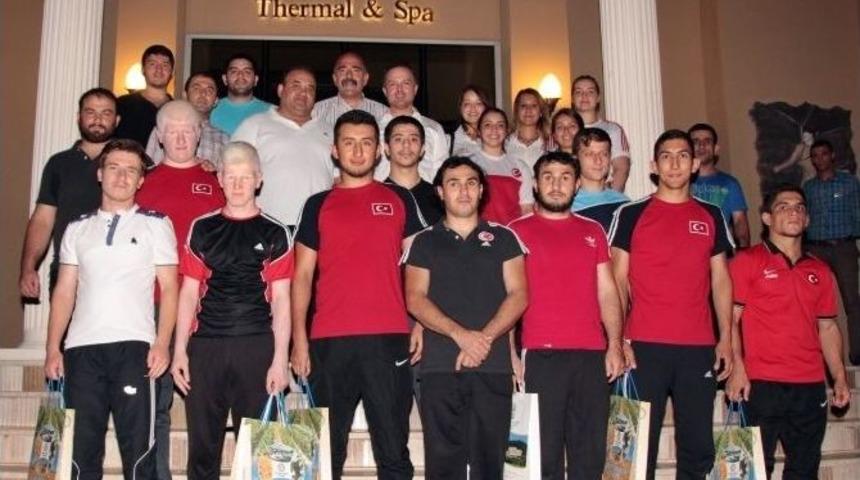 G&ouml;rme Engelli Judo Milli Takımı Salihli&rsquo;de Kamp Yapıyor