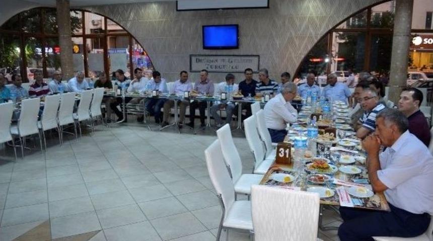 Turgutlu Belediyesi&rsquo;nden Kaymakam&rsquo;a Veda İftarı