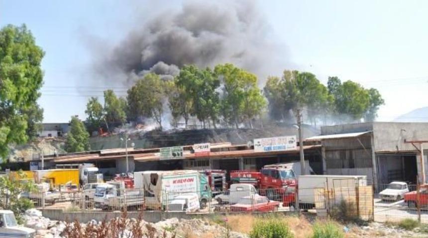 İzmir'de Sanayi Sitesinde Yangın (2)