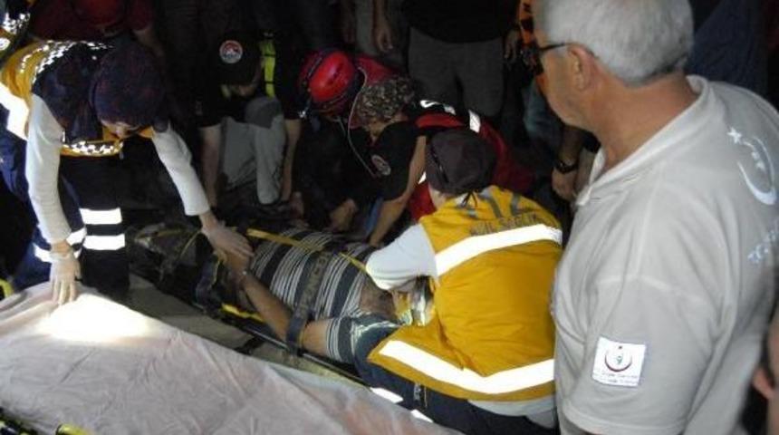 Babasıyla Helalleşen Gen&ccedil;, &Ccedil;ay Yatağında Baygın Bulundu