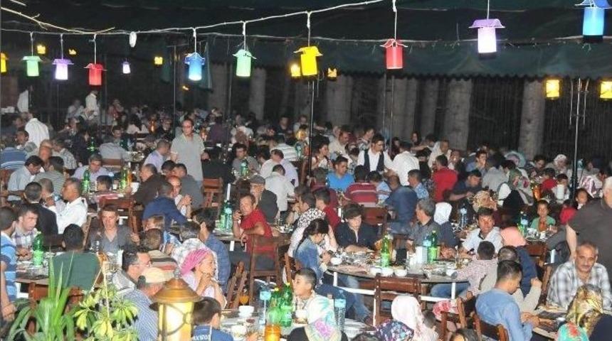 Başkan Akkaya&rsquo;dan Belediye Personeline İftar