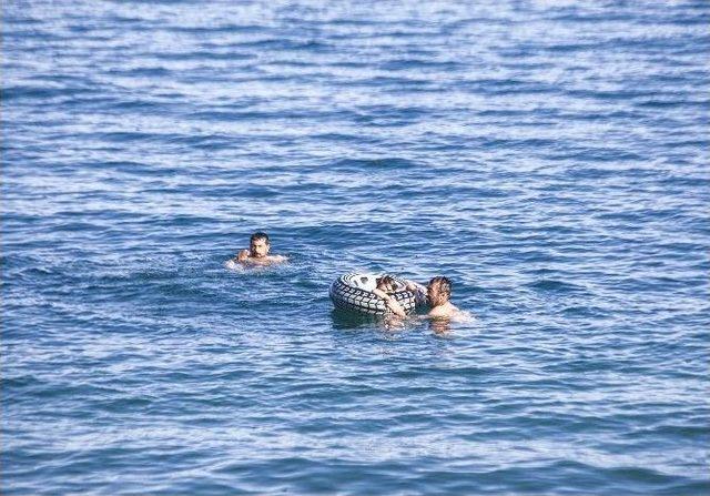 Serinlemek İsteyenler Van Gölü’ne Koşuyor