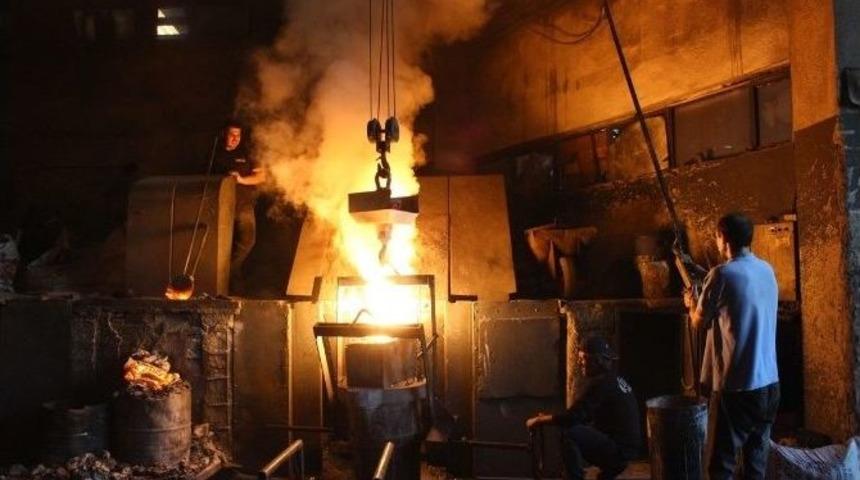 Ekmeklerini 1550 Derecelik Ateşten &Ccedil;ıkarıyorlar