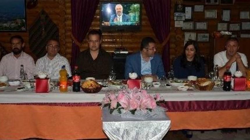 Ak Parti Basın Mensupları İle İftarda Bir Araya Geldi