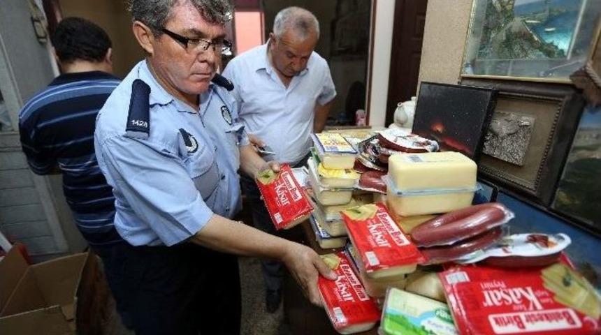 İkinci El Eşya D&uuml;kkanından Sucuk &Ccedil;ıktı