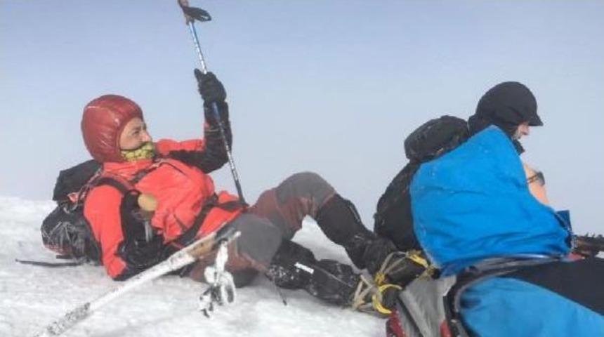 Almanlar, Ağrı Dağı'nın Zirvesinde Tipiye Tutuldu