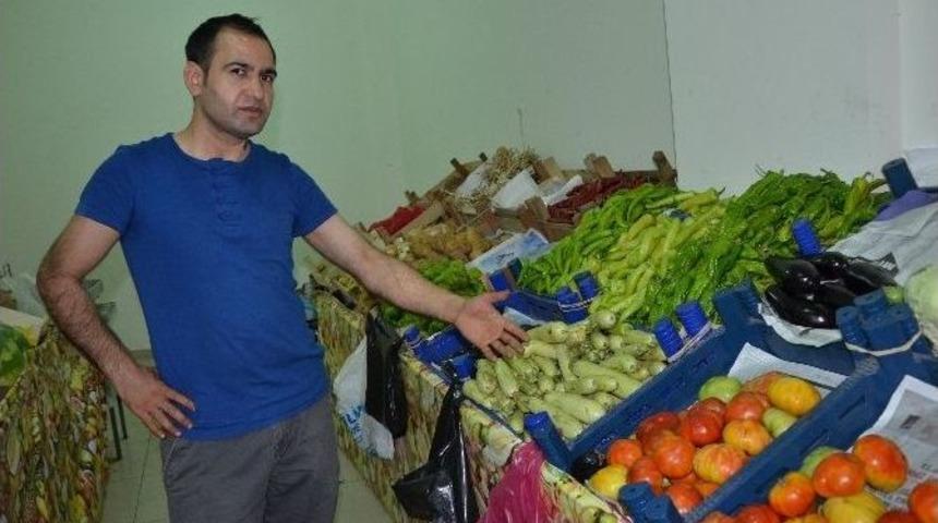 Pazar Esnafı, Seyyar Satıcılar Y&uuml;z&uuml;nd&uuml;n İş Yapamamaktan Şikayet&ccedil;i