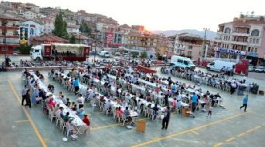 Ke&ccedil;i&ouml;ren Belediyesinde Mahalle İftarı