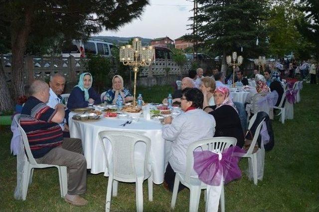 Niksar’da Hayırseverlerden Birliktelik İftarı