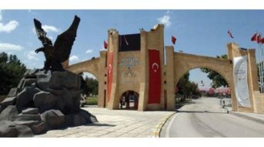 Atat&uuml;rk &Uuml;niversitesi En &Ccedil;ok Arananlarda İkinci Oldu