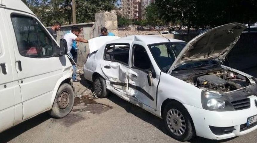 Siirt&rsquo;te Trafik Kazası: 2 Yaralı