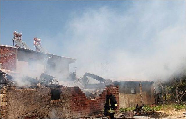 Elazığ’da Korkutan Yangın