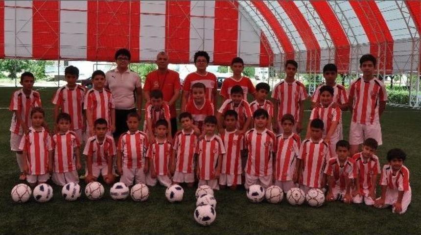 Yaz Spor Okuluna Yoğun İlgi