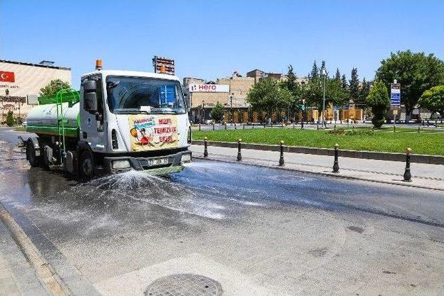 Şehitkamil’de Bütün Sokaklar Temizleniyor