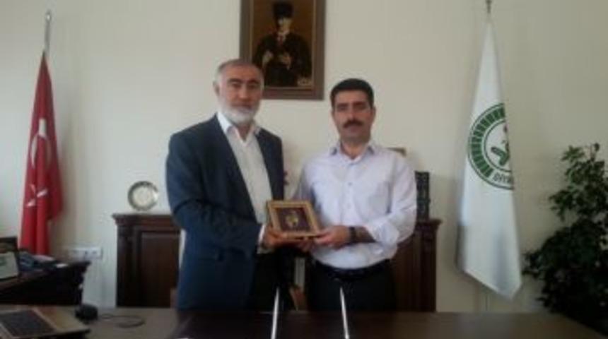 Müftü Uzun Şampiyon Öğrenciyi Tebrik Etti