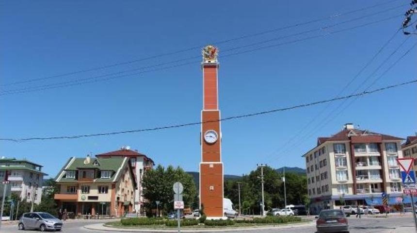 Saat Kulesi G&ouml;r&uuml;n&uuml;ml&uuml; Baz Istasyonuna Osmanlı Arması