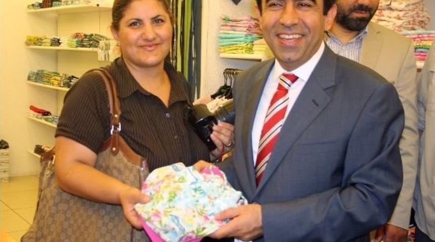 Vali&rsquo;den Gazetecinin Kızına Bayram Hediyesi