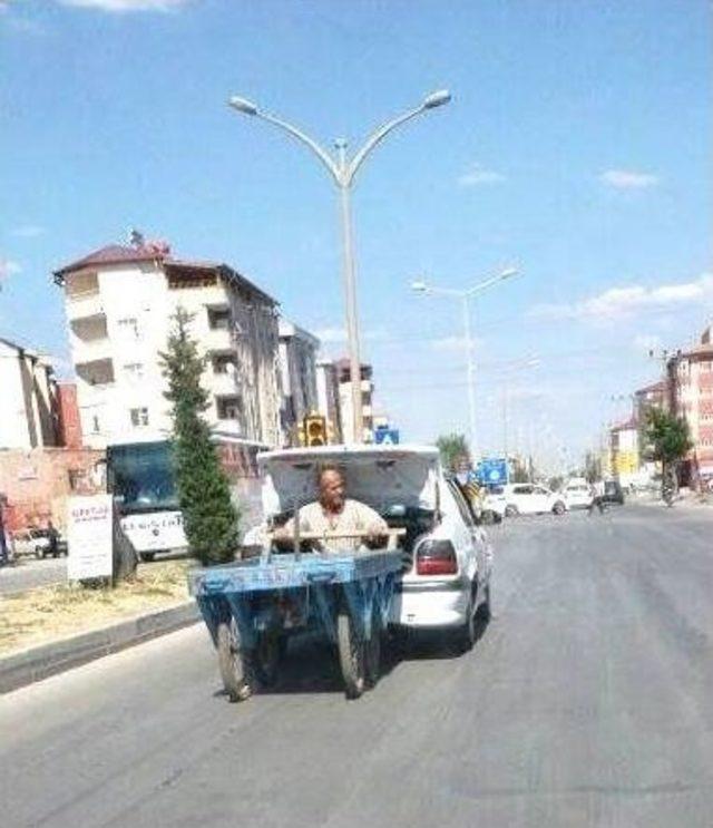 Tablayla Otomobil Bagajında Yolculuk