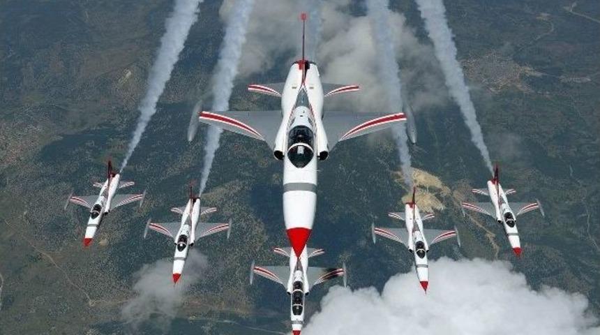 T&uuml;rk Yıldızları 23 Ağustos&rsquo;ta Akşehir&rsquo;de